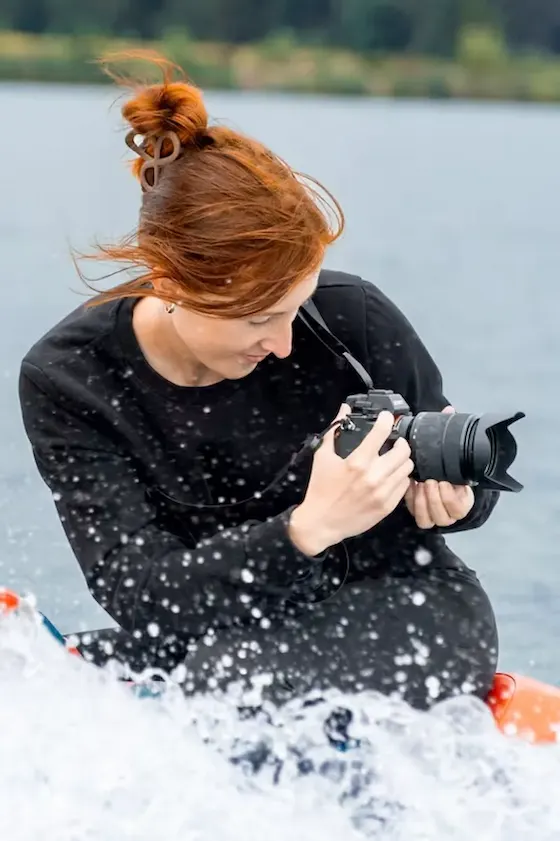 Nikola Hubáčková fotografka při focení